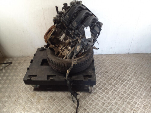 EB2F HMZ PEUGEOT 208 ENGINE BARE 2015 1.2L PETROL