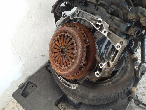 EB2F HMZ PEUGEOT 208 ENGINE BARE 2015 1.2L PETROL